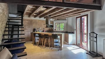 Loft Comfort | Area keluarga | Smart TV 40-inci dengan saluran TV digital dan TV