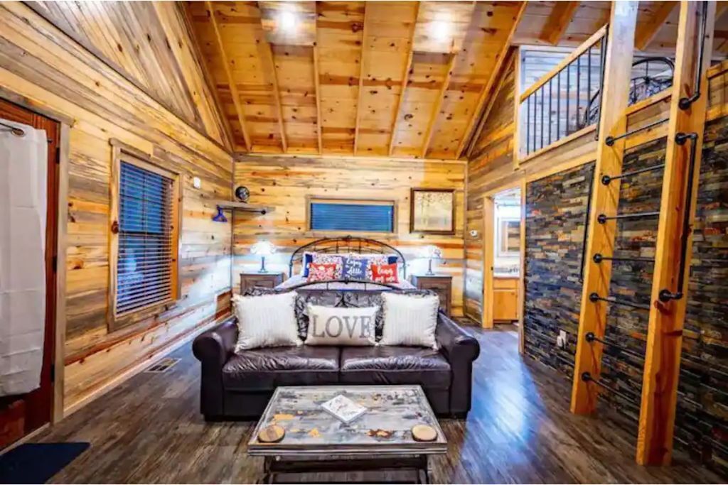 Travelin Lights;Perfect Cabin Experience- Sleeps 4
