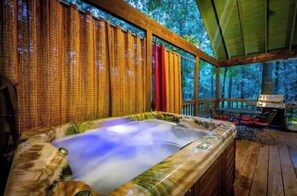 Outdoor dining - Travelin Lights;Perfect Cabin Experience- Sleeps 4 (Broken Bow)
