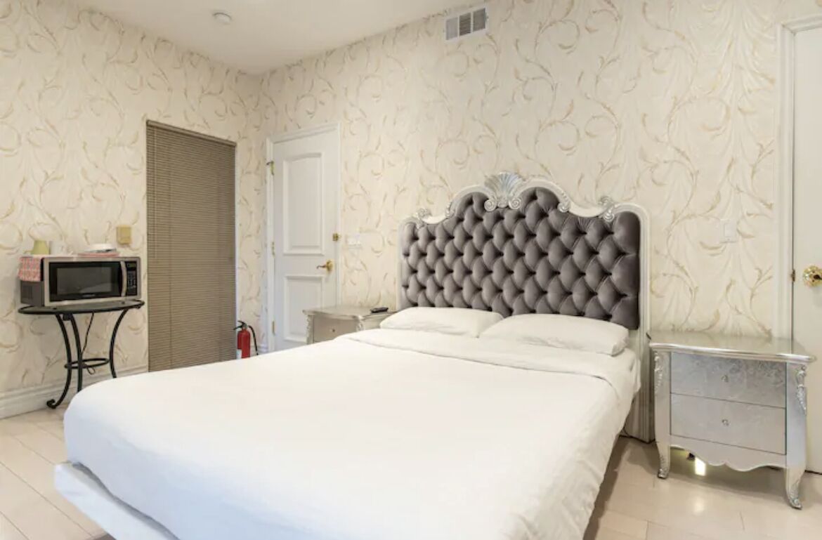 Gated Guest Place(private entrance)1 free parking