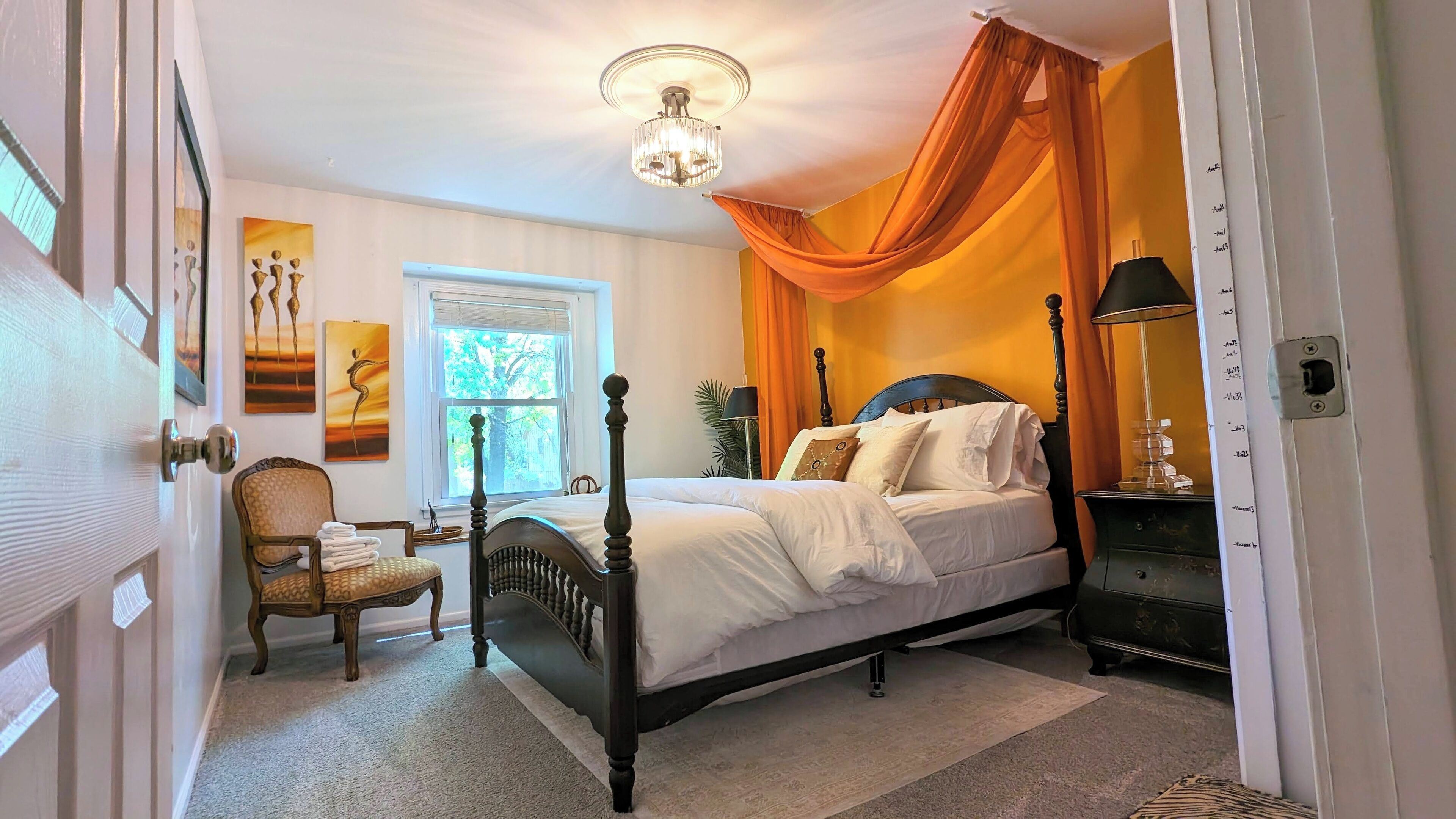 4 Schlafzimmer, Schreibtisch, Bügeleisen/Bügelbrett, Reisekinderbett