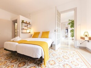 3 habitaciones, tabla de planchar con plancha, internet y ropa de cama