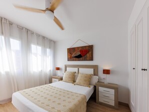 3 dormitorios, tabla de planchar con plancha, Internet y ropa de cama