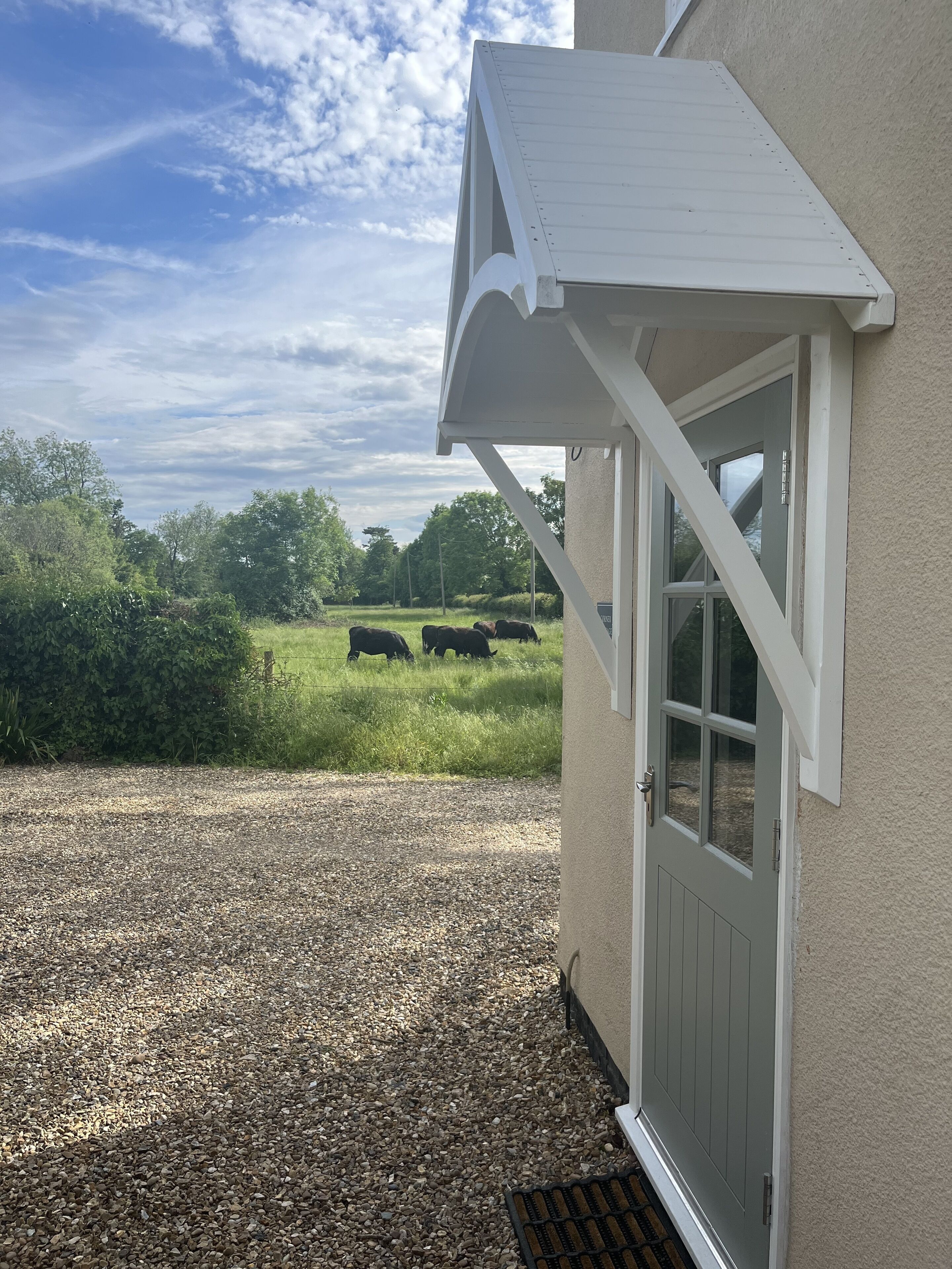 Charming 1-bedroom cottage with parking - 5 miles to Cambridge