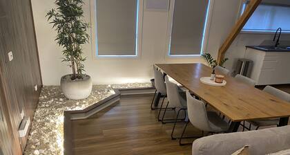 Warburton<br>4 bedroom house near all of Warburton attractions, right on the yarra