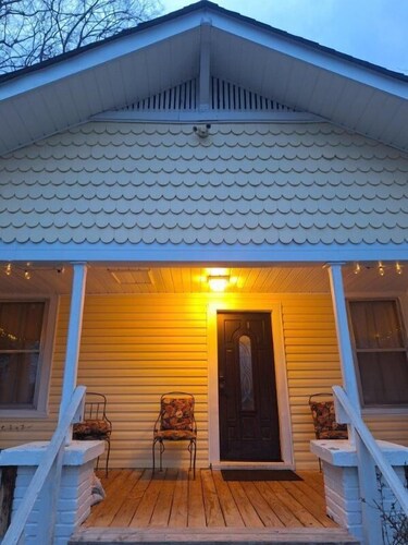 Yellow Doll House near UT & downtown Knoxville.