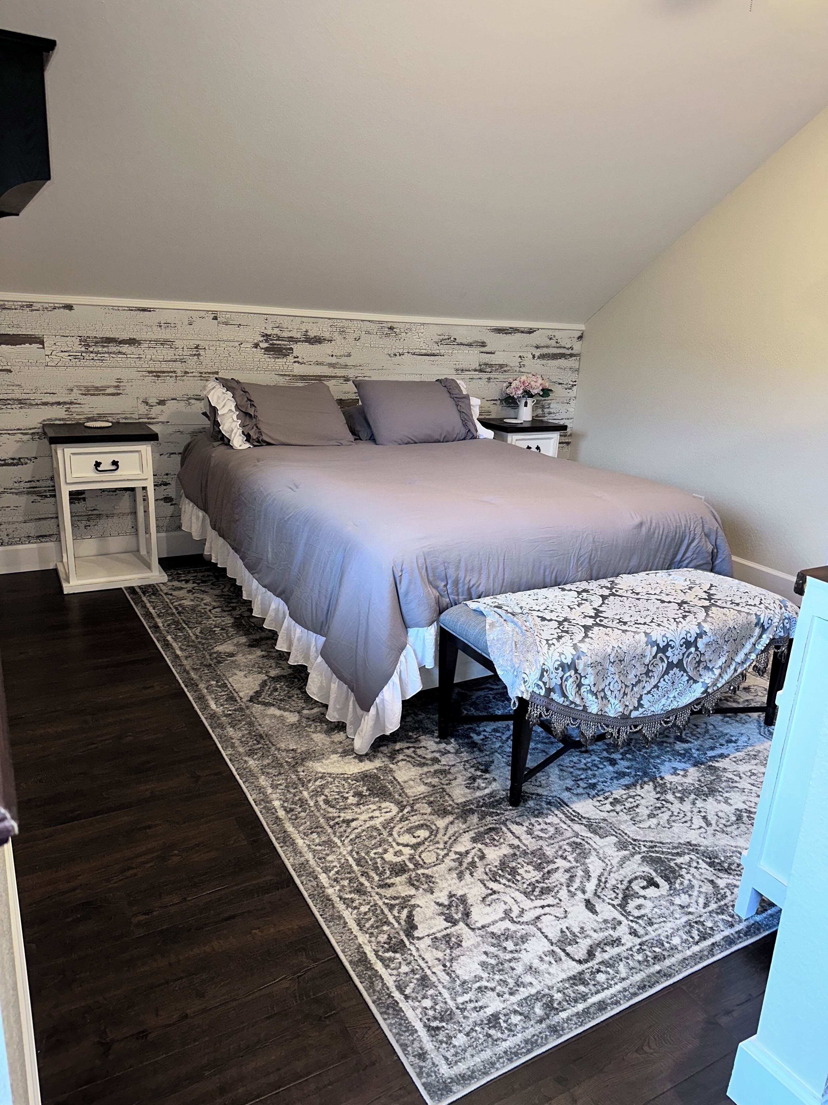 Couples Romantic Getaway Cabin In The Heart of Maggie Valley