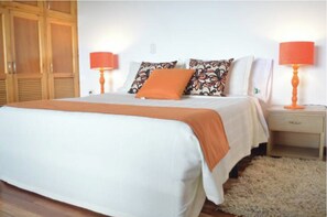 6 chambres, bureau, accĂšs au Wi-Fi (inclus), literie fournie