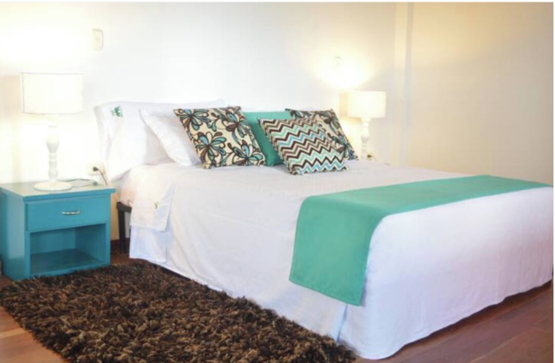 6 Schlafzimmer, Schreibtisch, kostenloses WLAN, Bettwäsche