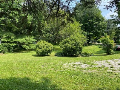 Barnhouse Charm at 1-40 Monterey