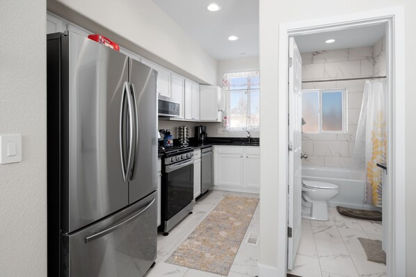 Fridge, microwave, oven, stovetop