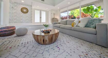 Boho House, Large Yard, Central Miami Location