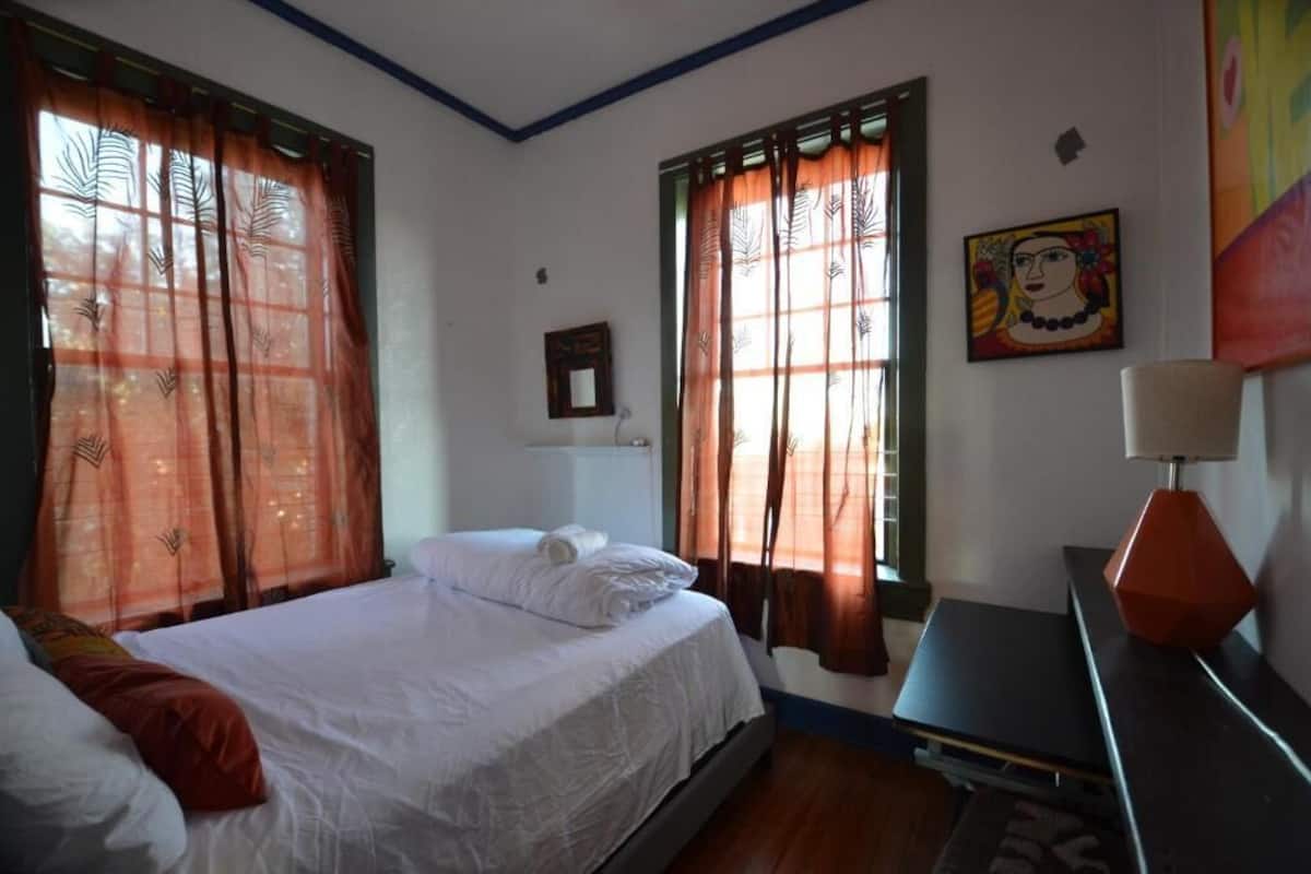 Single Room | Desk, iron/ironing board (on request), WiFi (free), bed sheets