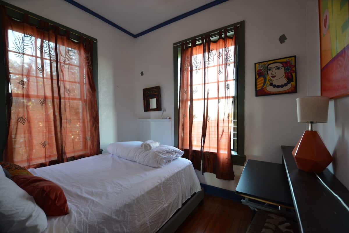 Desk, iron/ironing board (on request), WiFi (free), bed sheets