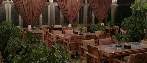 Coffee shop