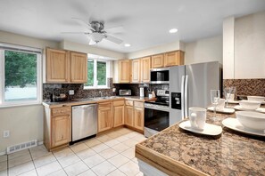 Fridge, microwave, stovetop, electric kettle - Large 2 bedroom home with HUGE Yard * Easy Access (Wheat Ridge)