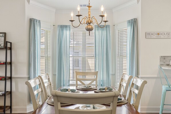 Dining - Family Friendly Golf Villa near Beach & Broadway w/ pool, arcade, shuffleboard (Myrtle Beach)