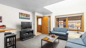Apartment (2 Bedrooms) | Interior - Cimarron Lodge 7 by Avantstay Ski-in/ski-out Property in Complex w/ Two Hot Tubs! (Telluride)