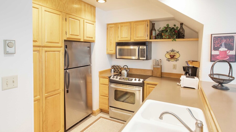Cimarron Lodge 7 by Avantstay Ski-in/ski-out Property in Complex w/ Two Hot Tubs!