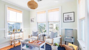 House (6 Bedrooms) | Interior