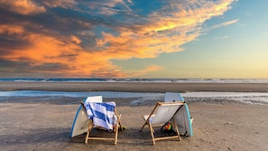 Interior - Sea Shell by Avantstay Breezy Beachside Getaway w/ Rooftop Deck & 6 BRs (Isle of Palms)