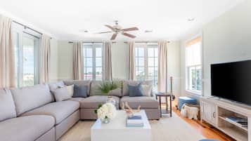 House (6 Bedrooms) | Interior