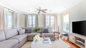 House (6 Bedrooms) | Interior