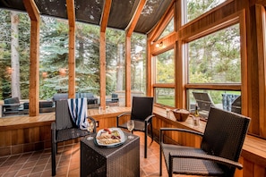House (5 Bedrooms) | Interior - Sunriver by Avantstay Cozy Mountain Home w/ Indoor Pool and Hot Tub (Bend)