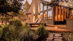 Interior - Sunriver by Avantstay Cozy Mountain Home w/ Indoor Pool and Hot Tub (Bend)