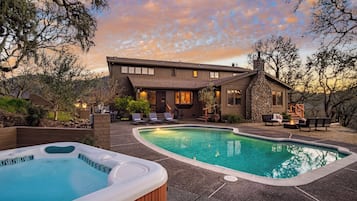 House (5 Bedrooms) | Front of property