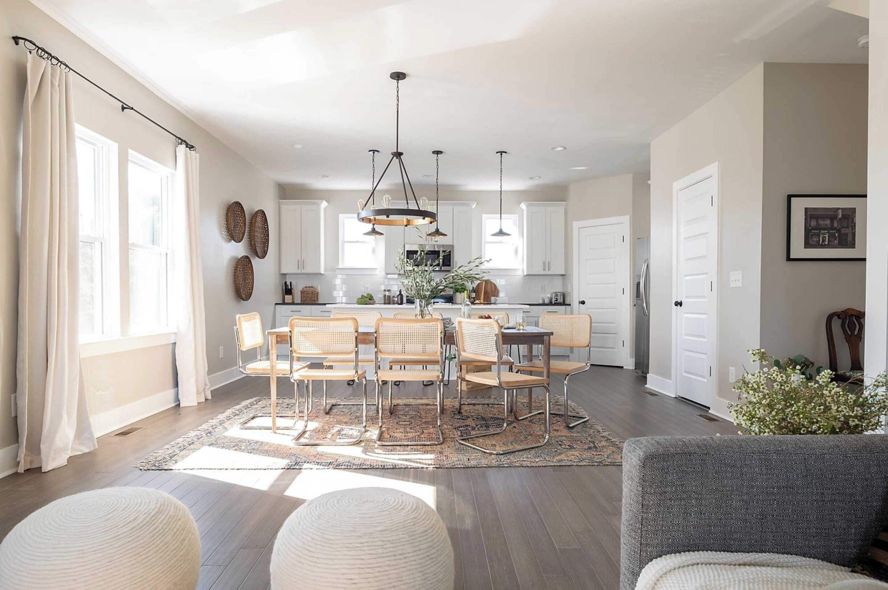 House (6 Bedrooms) | Interior