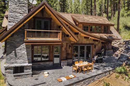 Hunter by Avantstay Award-winning Riverfront Cabin 5 Minutes From Palisades