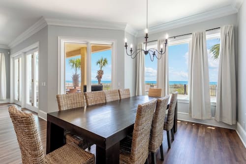House (6 Bedrooms) | Interior