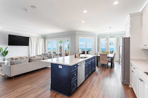 House (6 Bedrooms) | Interior