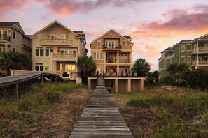 House (6 Bedrooms) | Interior