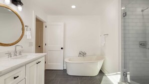 House (5 Bedrooms) | Interior - Lumie by Avantstay 5BR Ranch w/ Firepit + Patio (Isle of Palms)