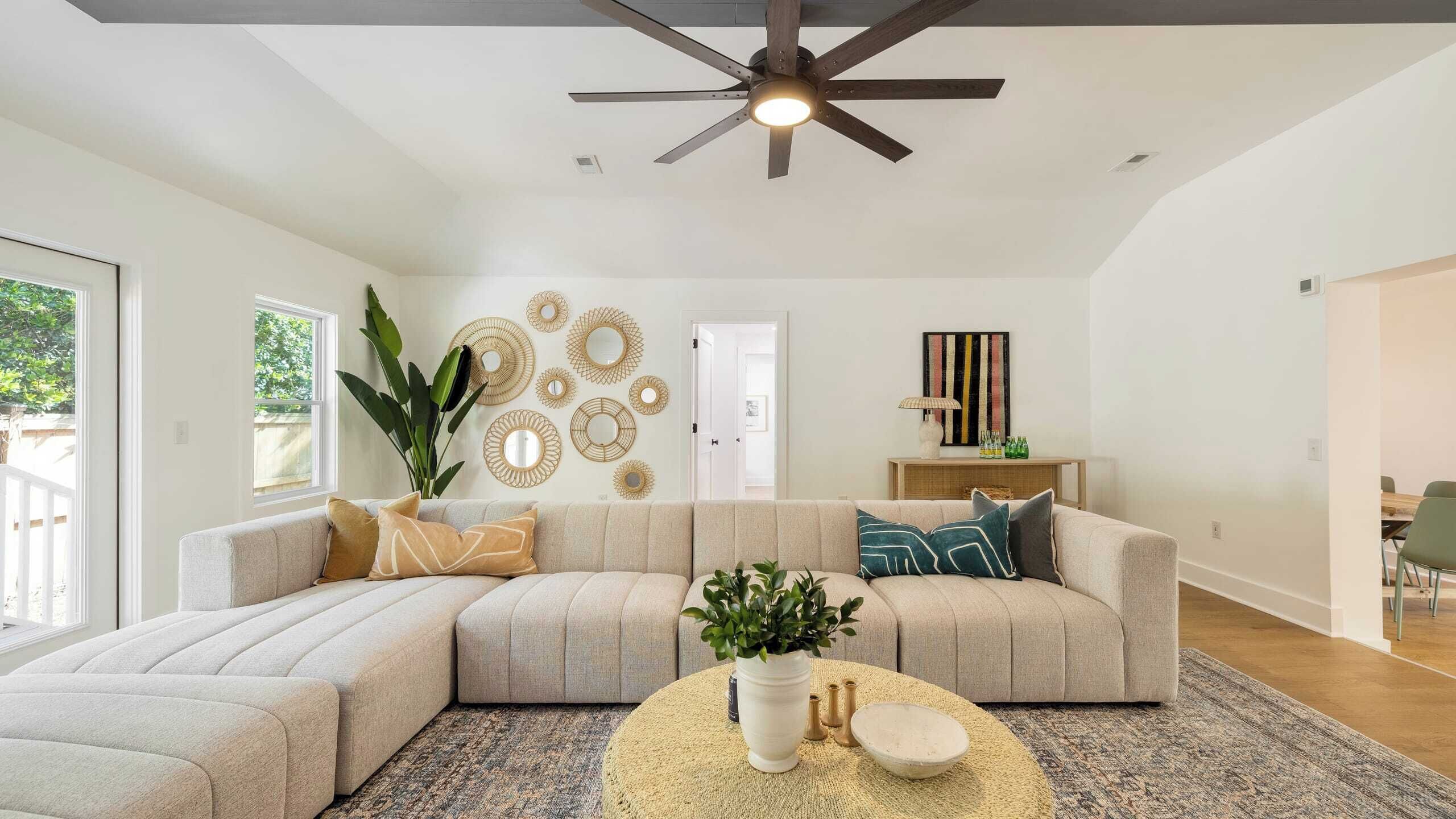 House (5 Bedrooms) | Front of property