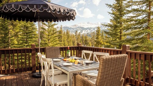 Zendo by Avantstay Serene Mountain Abode w/ Hot Tub & Views