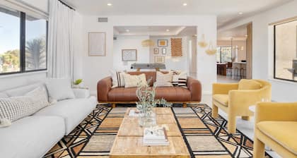 Lava Rocks by Avantstay Gorgeous Desert Haven w/ Pool, Hot Tub, Fire Pit & Ping Pong!