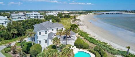 Villa (6 Bedrooms) | Fasade