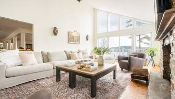 TV 55-inch có truyền hình kỹ thuật số, dịch vụ stream