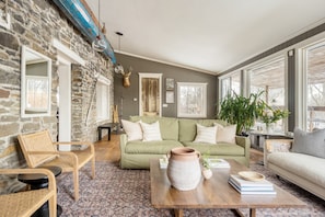 55-inch TV with digital channels, streaming services - Shakespeare on the Hudson by Avantstay Two Home Buyout on the Hudson River! 22 Bedrooms! (Catskill)