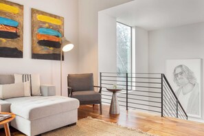 Televisio, takka, suoratoistopalvelut