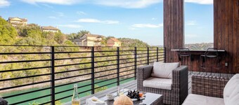 Barton by Avantstay Lake Views w/ Hot Tub, Pool & Ping Pong!