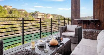 Barton by Avantstay Lake Views w/ Hot Tub, Pool & Ping Pong!