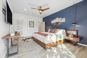 3 makuuhuonetta, työpöytä, silitysrauta/-lauta, ilmaiset vauvansängyt