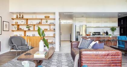 Luxurious Stay w/ Lake View, Pool, Hot Tub, Fire Pit, Ping Pong Barton by Avantstay