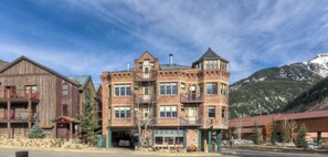 Interior - Ore Station 2 by Avantstay Modern Oasis in the Heart of Telluride w/ Hot Tub (Telluride)
