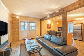 Interior - Ore Station 2 by Avantstay Modern Oasis in the Heart of Telluride w/ Hot Tub (Telluride)