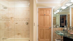 Interior - Ore Station 2 by Avantstay Modern Oasis in the Heart of Telluride w/ Hot Tub (Telluride)